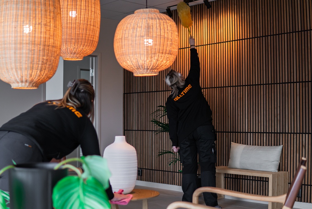 Lokalvårdare i kontorsmiljö